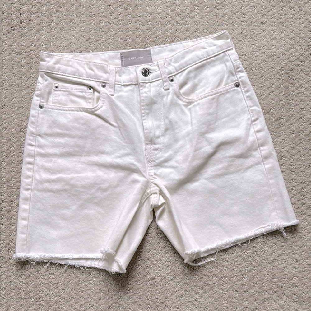 Everlane | Women's Relaxed Raw Hem Short in White | Size 26